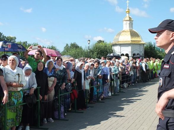 Дивеевские торжества: тысячи паломников почтили память Серафима Саровского (ФОТО)   - фото 19