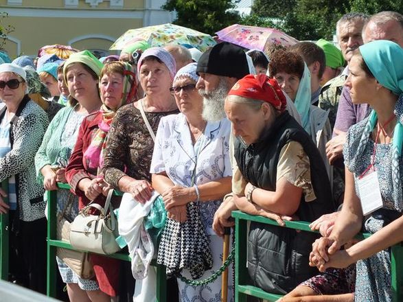 Дивеевские торжества: тысячи паломников почтили память Серафима Саровского (ФОТО)   - фото 30
