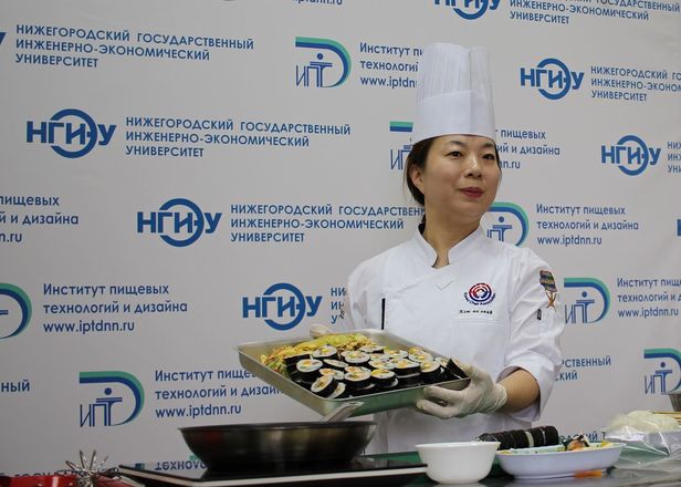 Корейские повара научили нижегородских студентов готовить национальные блюда (ФОТО) - фото 12
