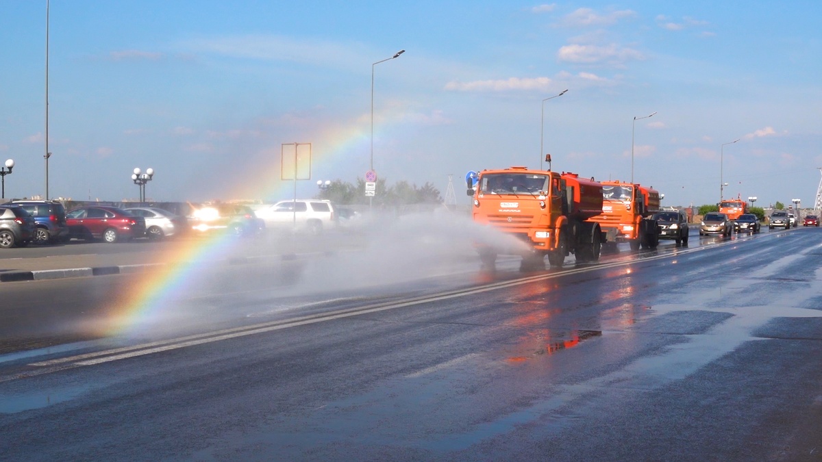 Максимальное количество машин поливают дороги Нижнего Новгорода