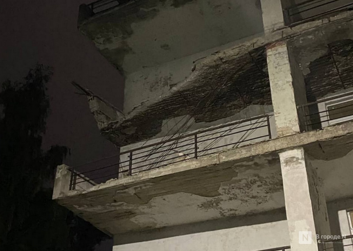 Балкон рухнул на одном из корпусов больницы им. Н. А. Семашко - фото 1