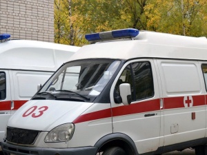 Скорая с больным ребенком 15 минут не могла выбраться из ЖК «Цветы»