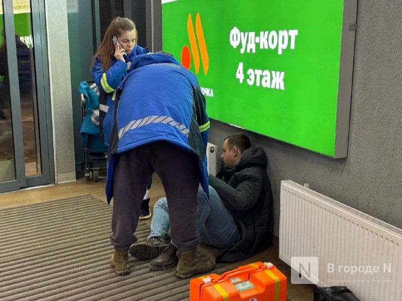 Мужчине стало плохо около аквапарка в Нижнем Новгороде