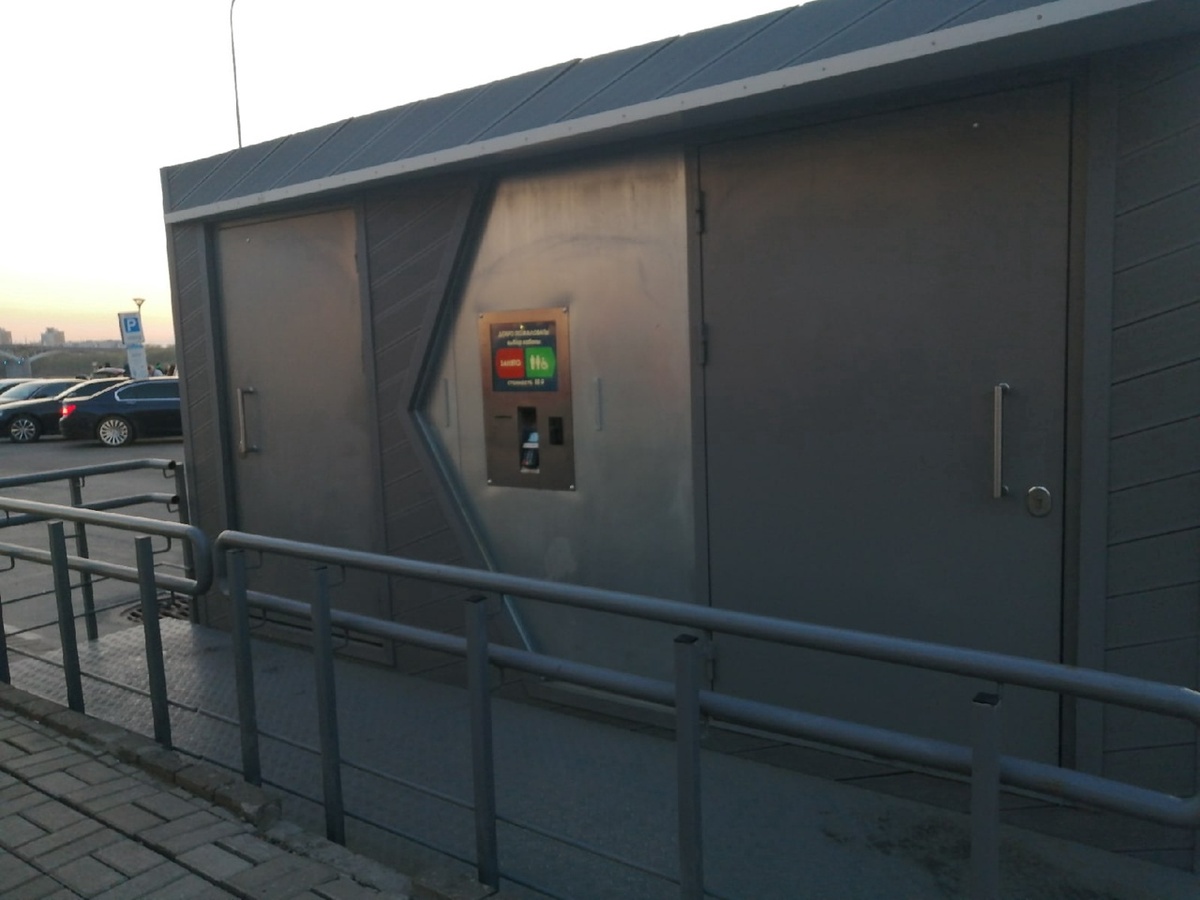 Нижегородцы жалуются на вонючий платный туалет у Речного вокзала