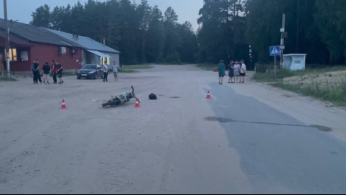 Подросток попал под колеса мопеда в Лысковском районе - фото 1