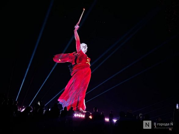 Нижегородцы показали фото и видео салюта, прогремевшего над Мамаевым курганом - фото 3