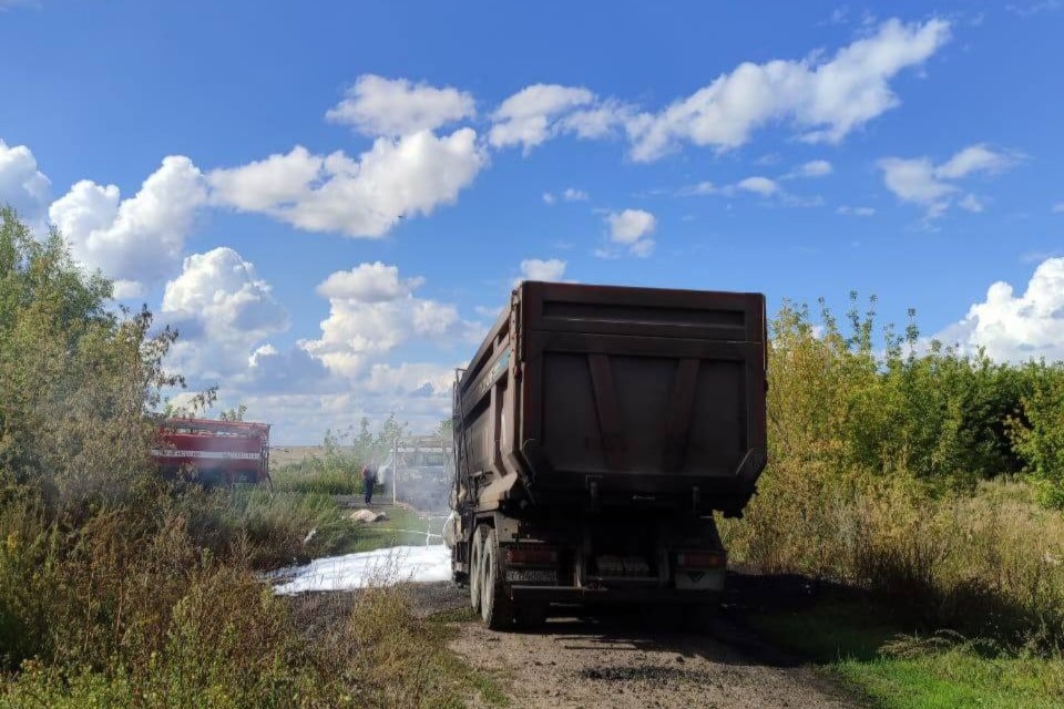 Водитель заживо сгорел в самосвале в Нижегородской области - фото 1