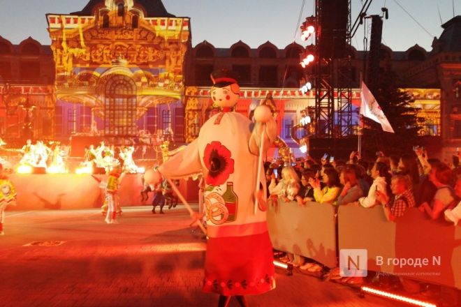 Иммерсивное шоу в постановке Ильи Авербуха состоялось в день 200-летия Нижегородской ярмарки - фото 23