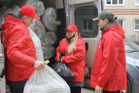 Нижегородские коммунисты доставили гуманитарную помощь в Павлово для жителей из ДНР и ЛНР