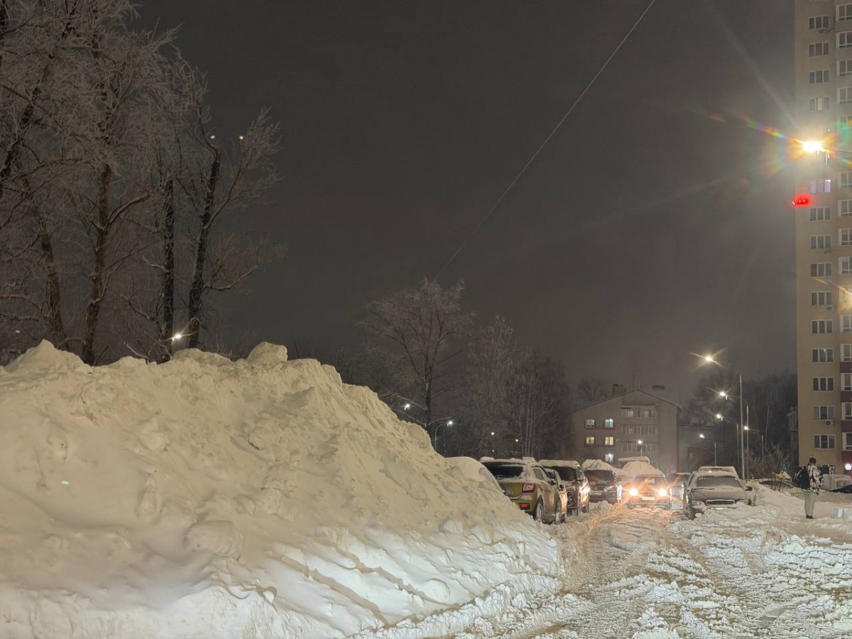 «Сугробы по шею». Показываем, что творится сейчас во дворах Нижнего Новгорода - фото 2
