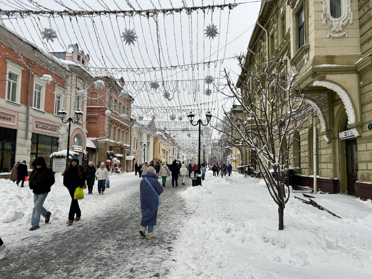 Утонули в сугробах: фоторепортаж с улиц Нижнего Новгорода после снежного апокалипсиса - фото 37