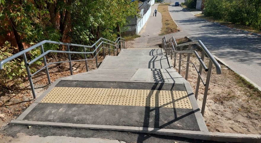 Пешеходную лестницу отремонтировали на улице Тургайской в Ленинском районе - фото 1