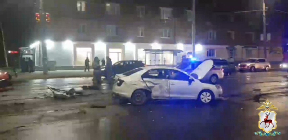 Четыре человека пострадали в массовом ДТП в Нижнем Новгороде - фото 1