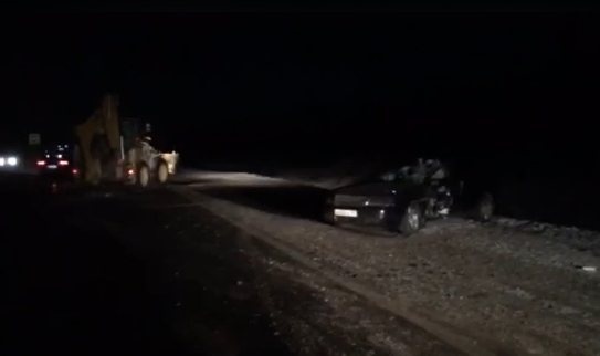 Водитель и пассажир Audi пострадали при столкновении с трактором в Володарском районе