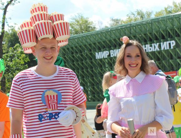 Попкорн и шаурма вышли на костюмированный парад фестиваля Ивлева в Нижнем Новгороде - фото 33