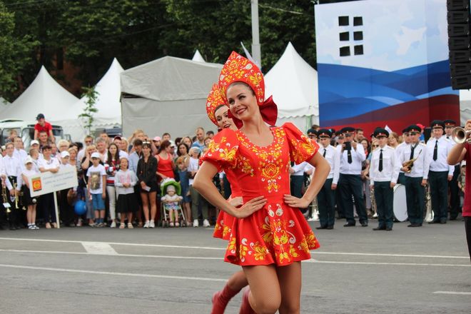 Фестивали духовых оркестров и Дружбы народов прошли в Нижнем Новгороде в День России - фото 21