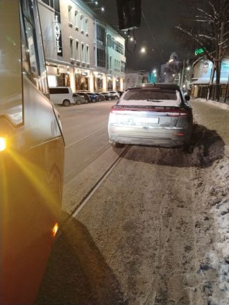 Нижегородцам пригрозили штрафами за парковку на трамвайных путях - фото 3