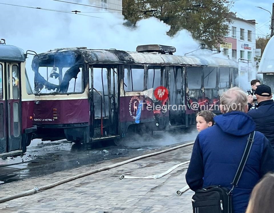 Трамвай загорелся в центре Сормова 21 октября - фото 2