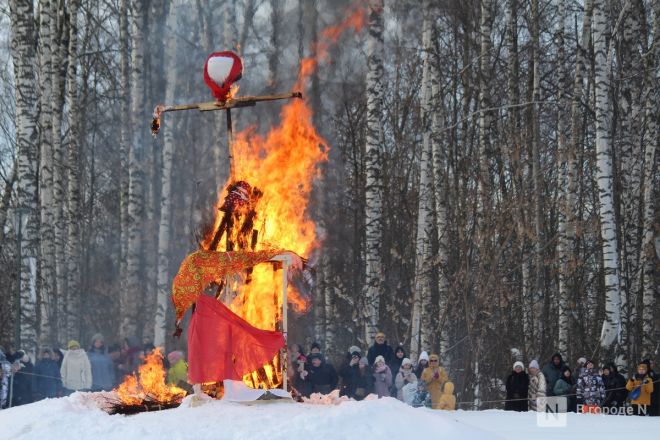 С блинами и в сугробах: как прошла Масленица в Нижнем Новгороде — фоторепортаж - фото 139