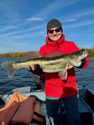 Глава Минсоцполитики Игорь Седых поймал крупную щуку в Нижегородской области - фото 2