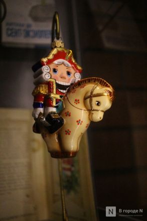 Волшебство из стекла: фоторепортаж с фабрики елочных игрушек в Нижнем Новгороде - фото 157