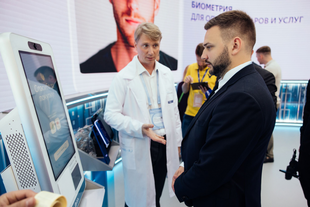 ВТБ и Т1 представили биометрическую кассу самообслуживания для ритейла - фото 1