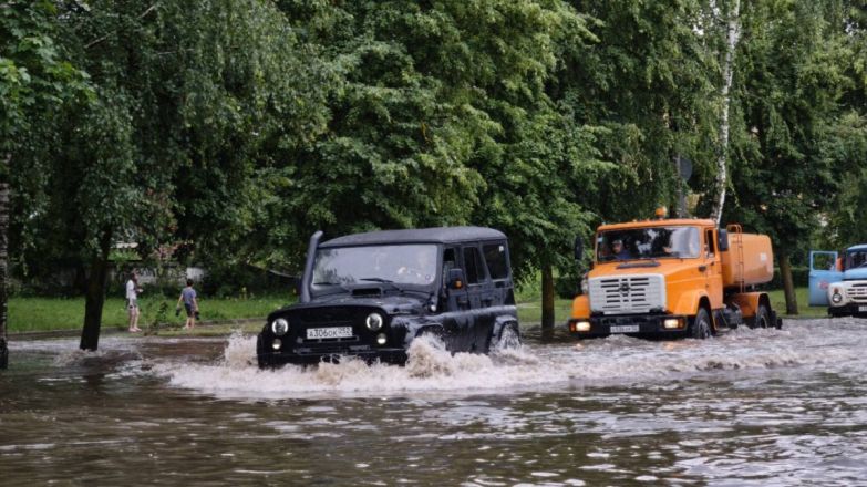 Улицы Сарова затопило после сильнейшего ливня 22 июня - фото 2