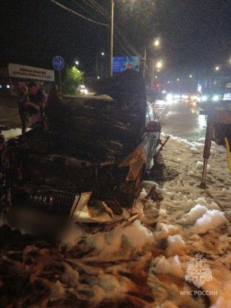 Автомобиль загорелся на ходу в Нижнем Новгороде - фото 2