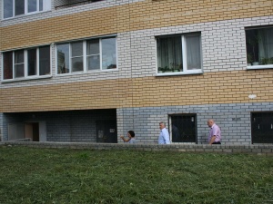 На улице Вятской завершено укрепление фундамента жилого дома
