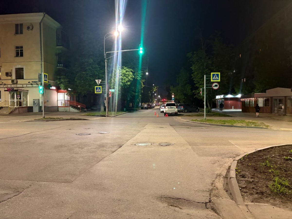 Иномарка сбила подростка на пешеходном переходе в Нижнем Новгороде - фото 1