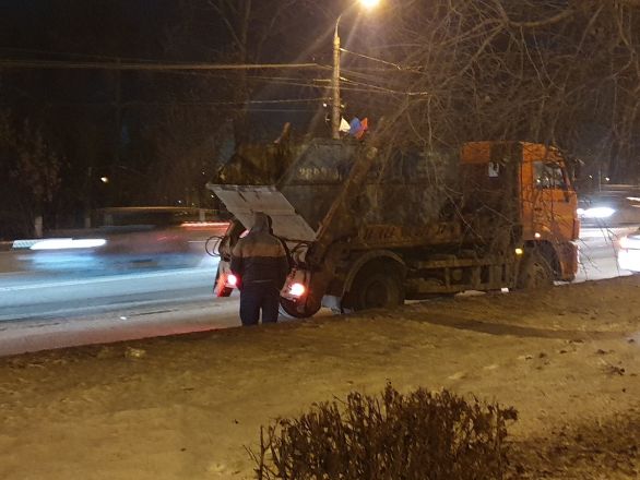 Легковушка и грузовик столкнулись на проспекте Гагарина - фото 3