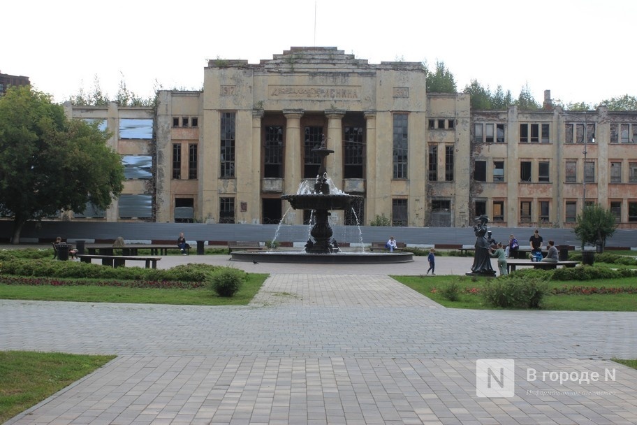Конструкции ДК им. Ленина начинают разбирать в Нижнем Новгороде - фото 1
