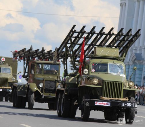 Фоторепортаж: парад в честь 80-й годовщины Победы прошел в Нижнем Новгороде - фото 251