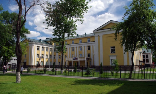 Свыше 300 человек эвакуировали из гимназии Невского в Нижнем Новгороде - фото 1