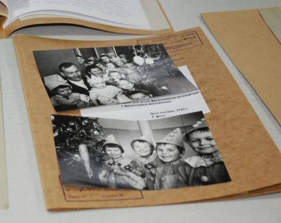 Новогодние елки в Горьком в 1940-е годы. Государственный общественно-политический архив Нижегородской области / Надя Кей От XIX века до советских времен: как раньше отмечали Новый год в Нижнем Новгороде — фото - фото 22