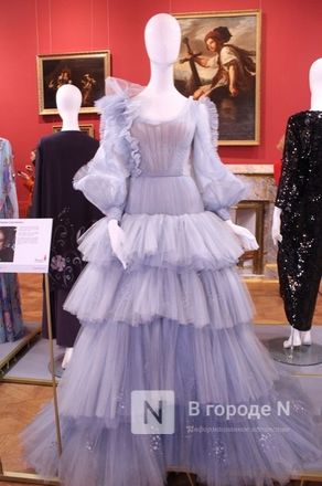 О чем рассказали платья: выставка костюмов с историей проходит в Нижнем Новгороде - фото 21