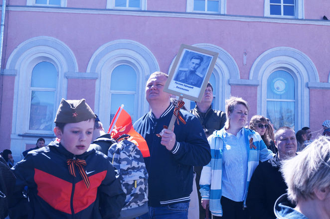 30 тысяч человек приняли участие в акции &laquo;Бессмертный полк&raquo; в Нижнем Новгороде - фото 13