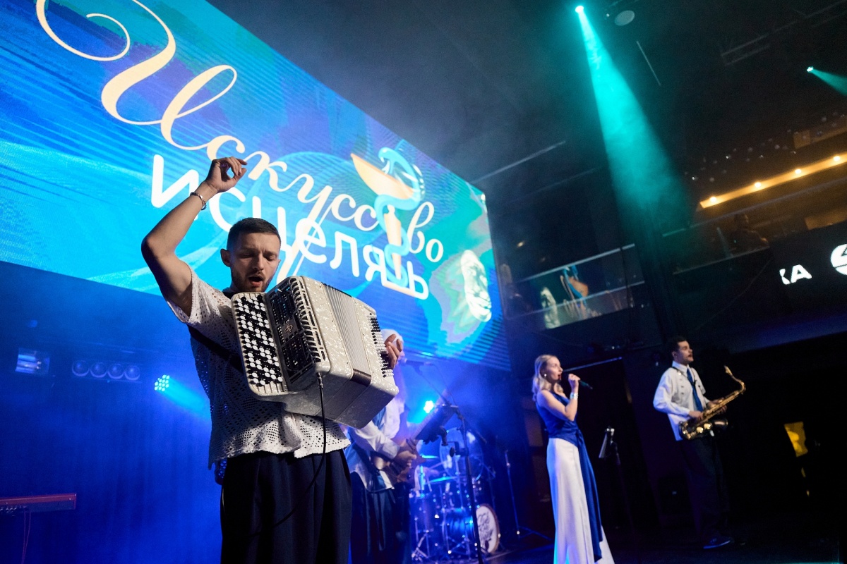 «Любовь — самый желанный райдер»: интервью с необычной кавер-группой «Еще не вечер» из Нижнего Новгорода - фото 4