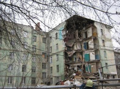 На компенсацию пострадавшим от обрушения дома на улице Самочкина требуется еще около 10 млн рублей