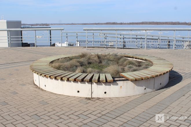 Трещит по швам: как выглядит центр Нижнего Новгорода после аномальной зимы — фоторепортаж - фото 128