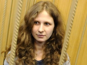 Нижегородская колония подала в суд на участницу Pussy Riot и «Собеседник»