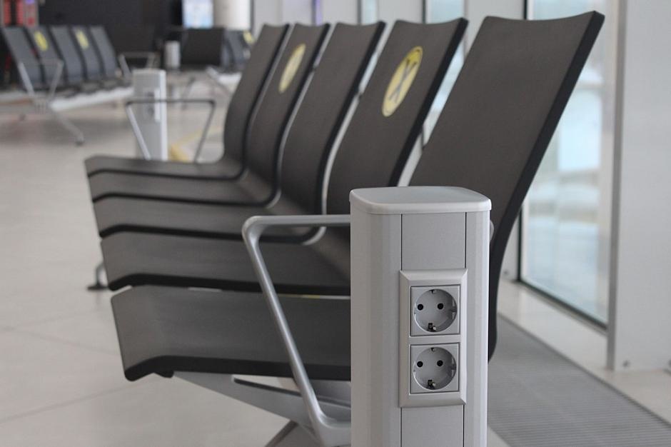 45 стоек для зарядки мобильных устройств появятся в нижегородском аэропорту - фото 1